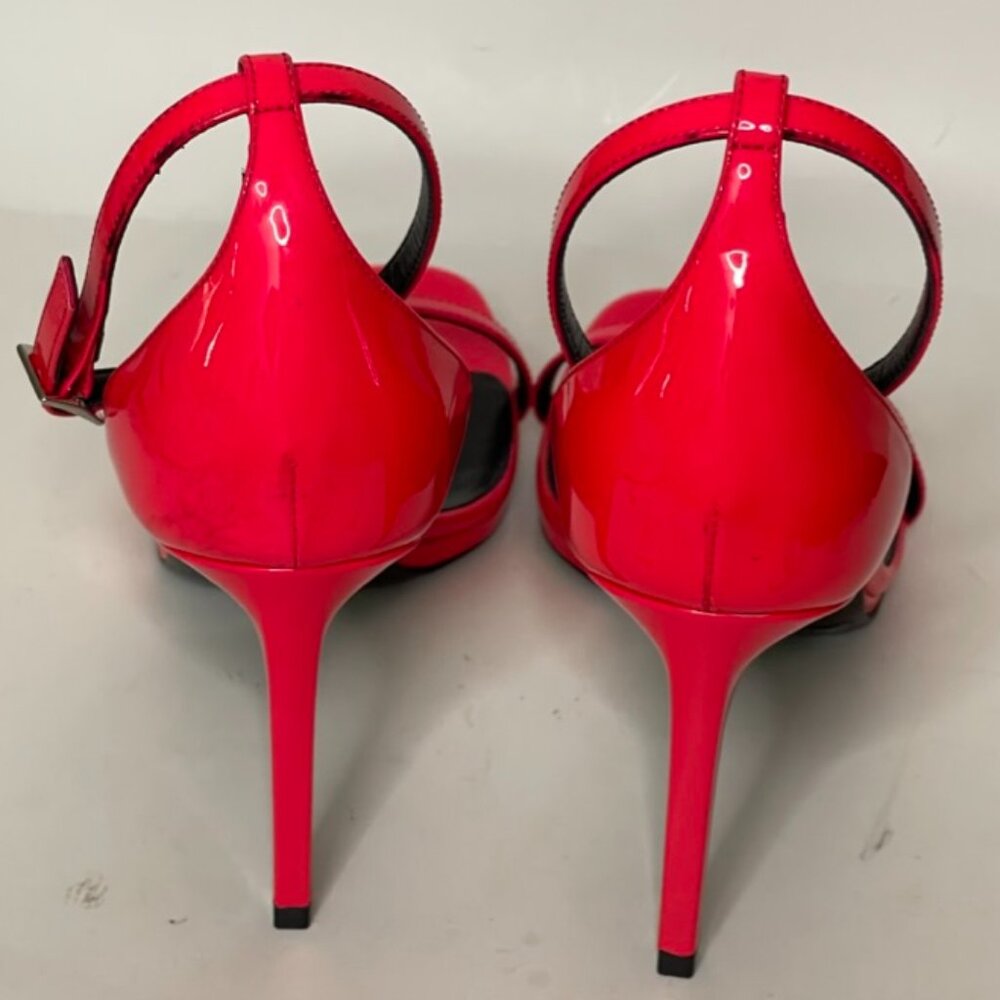 Saint Laurent | Patent Calfskin Amber 105 Ankle Strap Sandals in Fuchsia Pink - Picture 3 of 9